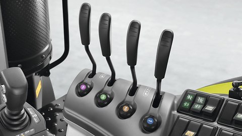 AXION 800 Stage V