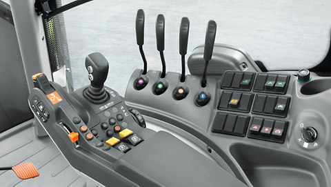 AXION 800 Stage V
