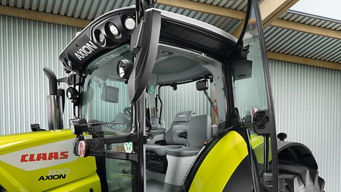 AXION 800 Stage V